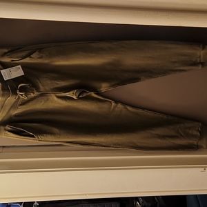 H&M olive green jogger/sweatpants Medium.  NWT